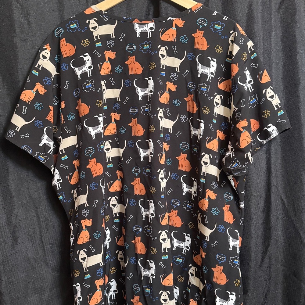 Zoe+Chloe Very Cute Black Dog Print Scrub Top 2X - Picture 16 of 16